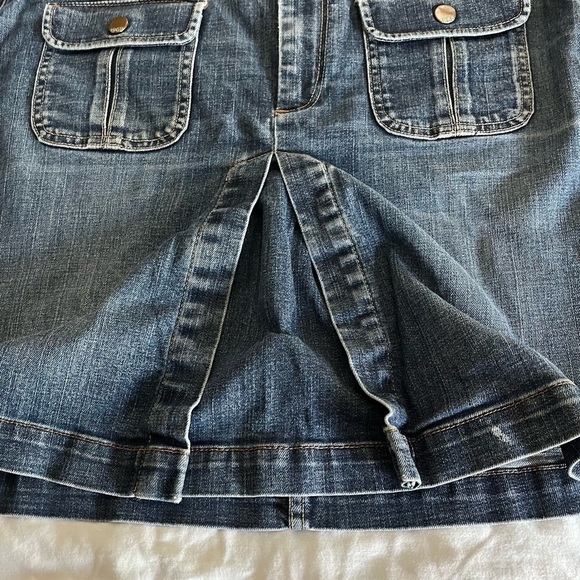Gap 1969 Larchmont Denim Front Pleat Mini Skirt Womens Sz 33/16 EUC - Picture 2 of 14